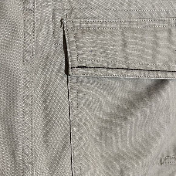 Under Armour UA Shorts Performance Tan Canvas Cargo Mens Size 32 - Picture 9 of 12